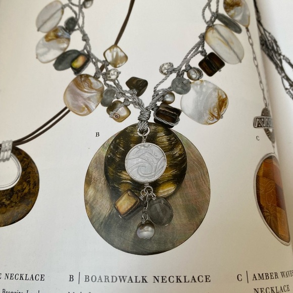 Silpada Shell Pendant Boardwalks Necklace
N2098 adjustable 18”- 20” - Picture 6 of 8